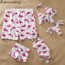 Семейные комплекты бикини с принтом Фламинго; одежда для купания для мамы и дочки; пляжные шорты для мальчиков; купальный костюм «Мама и я»; C0435