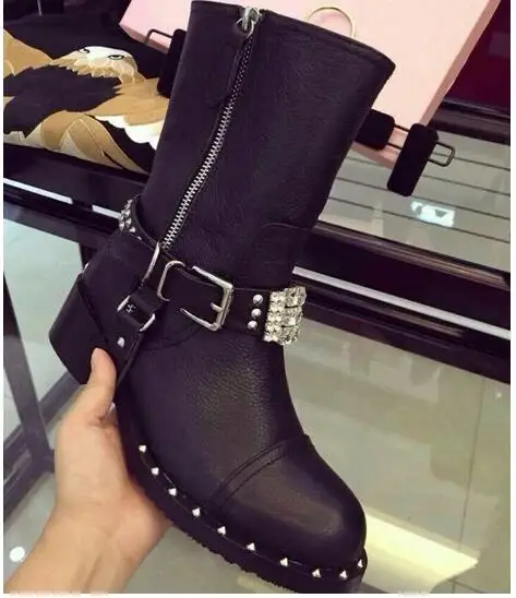 2016 Winter Rivets Studded Ankle Boots Leather Crystal Embellished Round Toe Woman Short Flat Boots Motorcycle Riding Boots Women's Shoes