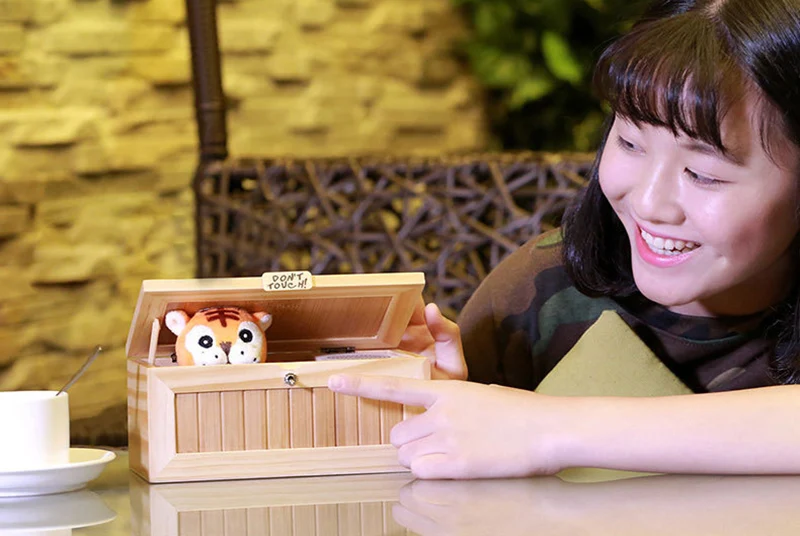 Wooden Cute Tiger Funny Toy Gift Electronic Useless Box for Boy and Kids interactive toys Stress-Reduction Desk Decoration