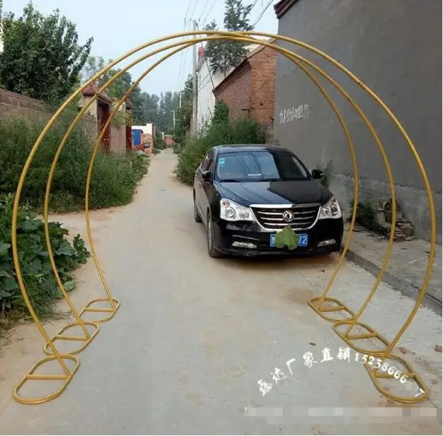 

Wedding props golden ring shaped arch