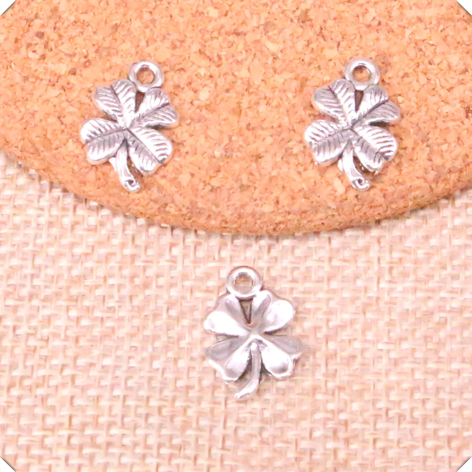 

30pcs lucky irish four leaf clover Charms Antique Silver Clover Pendant Lucky Charm 17mm