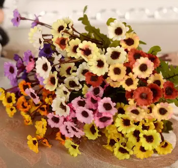 

5pcs Chrysanthemum Artificial 6 Heads Artificial Flower Silk Gerbera Silk Flower Gerbera Daisy Bouquet Cartoon Mini Daisy