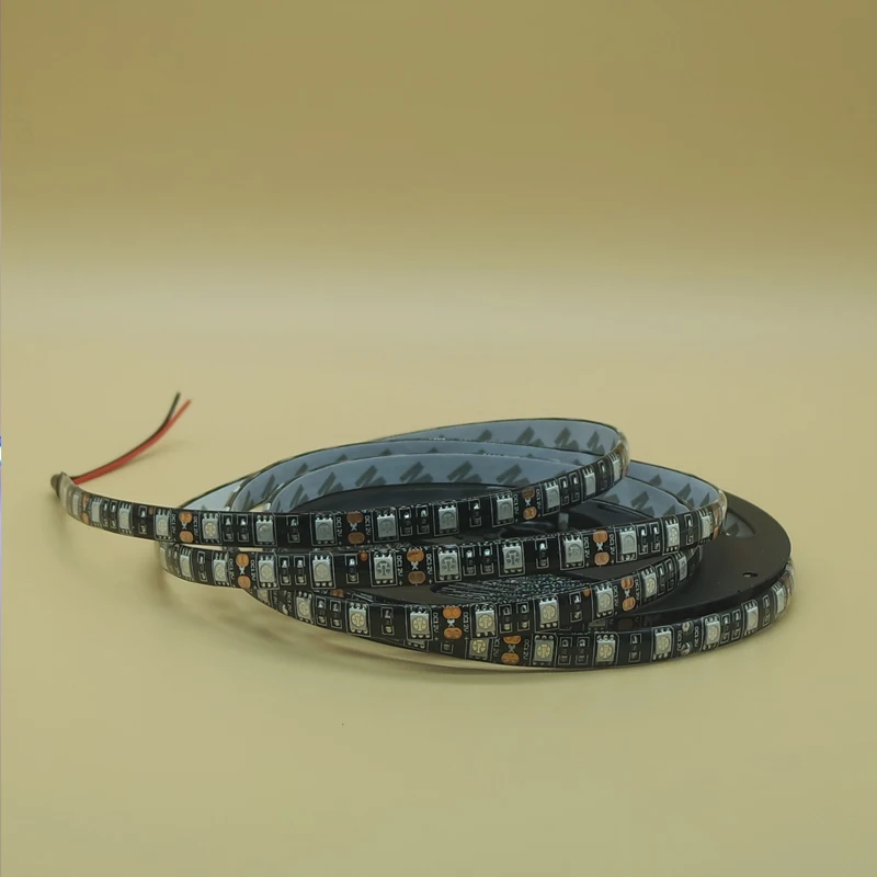 5050 RGB светодиодные полосы света Черный PCB IP65 Водонепроницаемый DC12V 60LED гибкие
