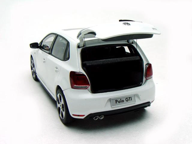 1:18 литая под давлением модель для Volkswagen VW Polo GTI 2012 Белый хэтчбек игрушечный автомобиль миниатюрная Коллекция подарков