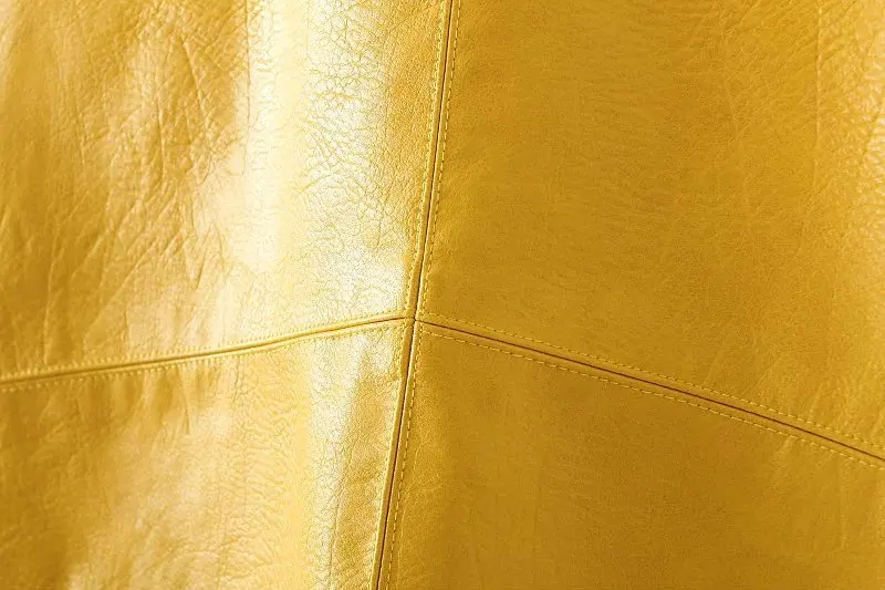 (11)