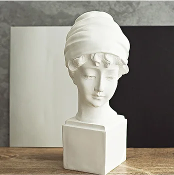 

33cm Height Resin Sculpture of unnamed British Maiden