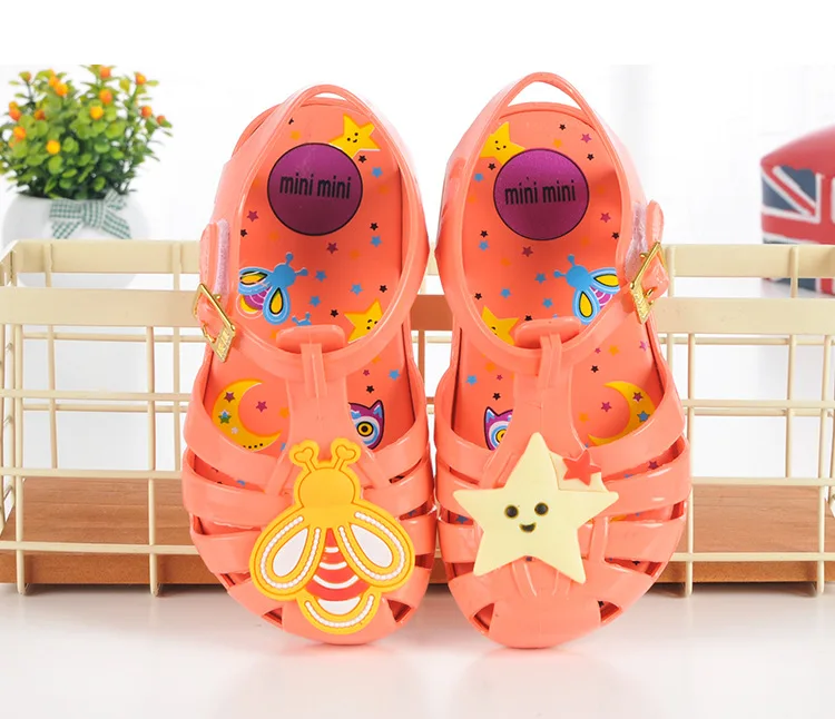 Новые летние для девочек принцесс; обувь на мягкой подошве для детей, еще не начавших ходить; с рисунком из мультфильма детские сандалии на резиновой подошве для маленьких мальчиков и девочек пляжная обувь детские сандалии