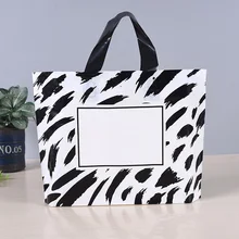 Черное пятно белая ручка сумки одежда подарок шоппинг бутик пластиковые пакеты с ручками 10 шт 33x24+ 6 см может Пользовательский логотип