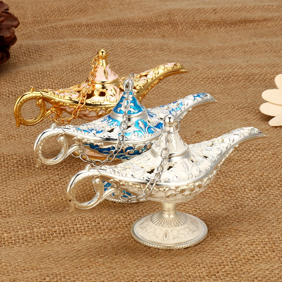 

Hollow Carved Aladdin Genie Oil Lamp Metal Novelty light Vintage Pot Arabian Light for Home Decor Fashion Art Craft Gift