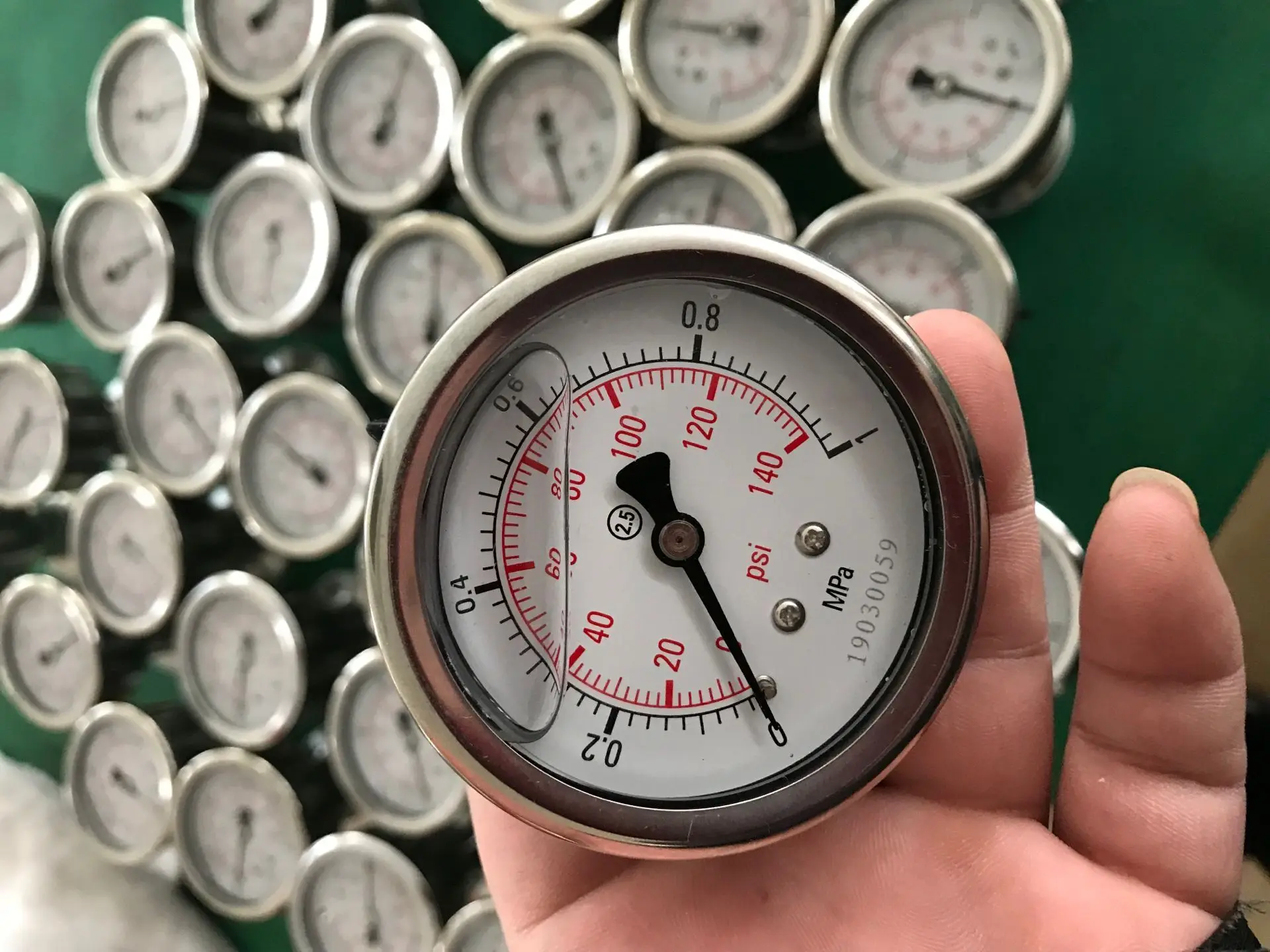 

YTP-60BF-Z all stainless steel axial sanitary chuck diaphragm pressure gauge clamp type 50.5MM
