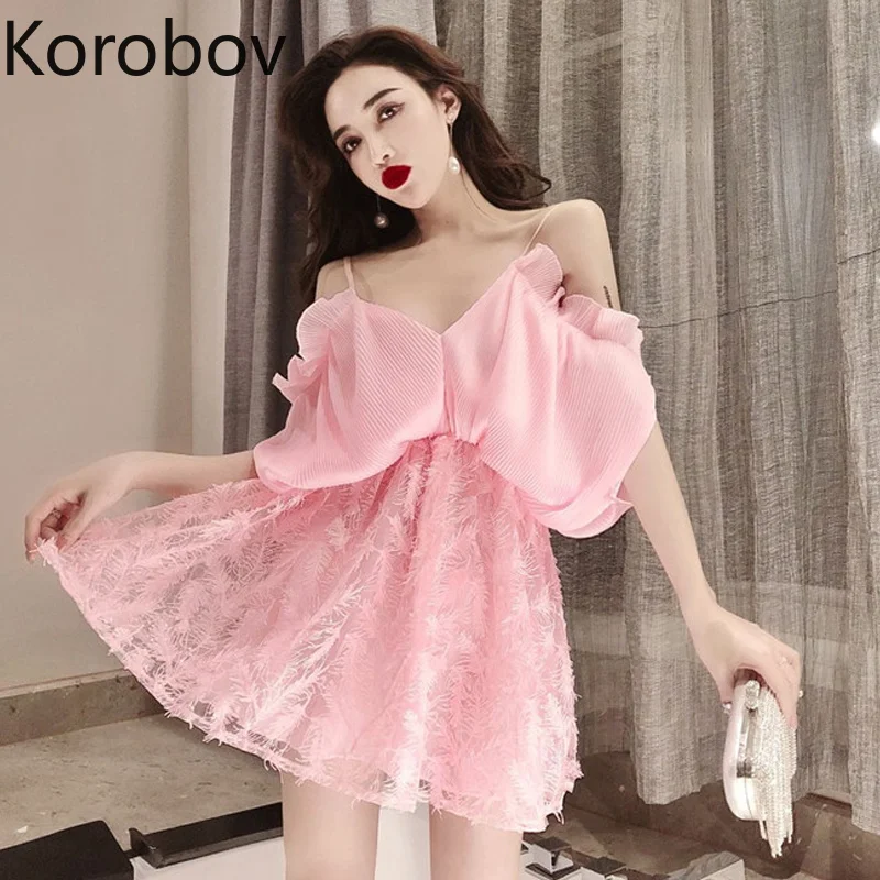 

Korobov 2019 New Feathers Pattern Lace Mini Dresses Women Blackless Sexy Party Dresses Short Sleeve Korean Mujer Vestidos 77539