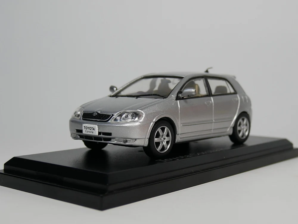 Авто ИНН-норев 1:43 Toyota Corolla Runx 2001 литая модель автомобиля