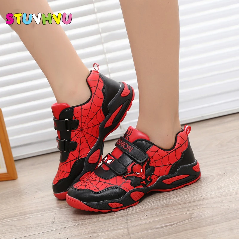 2018 ربيع الخريف الفتيات الفتيان أحذية رياضية كاجوال رننج أحذية الأطفال الكرتون الاطفال بو أحذية من الجلد الجملة سبايدرمان فلاش