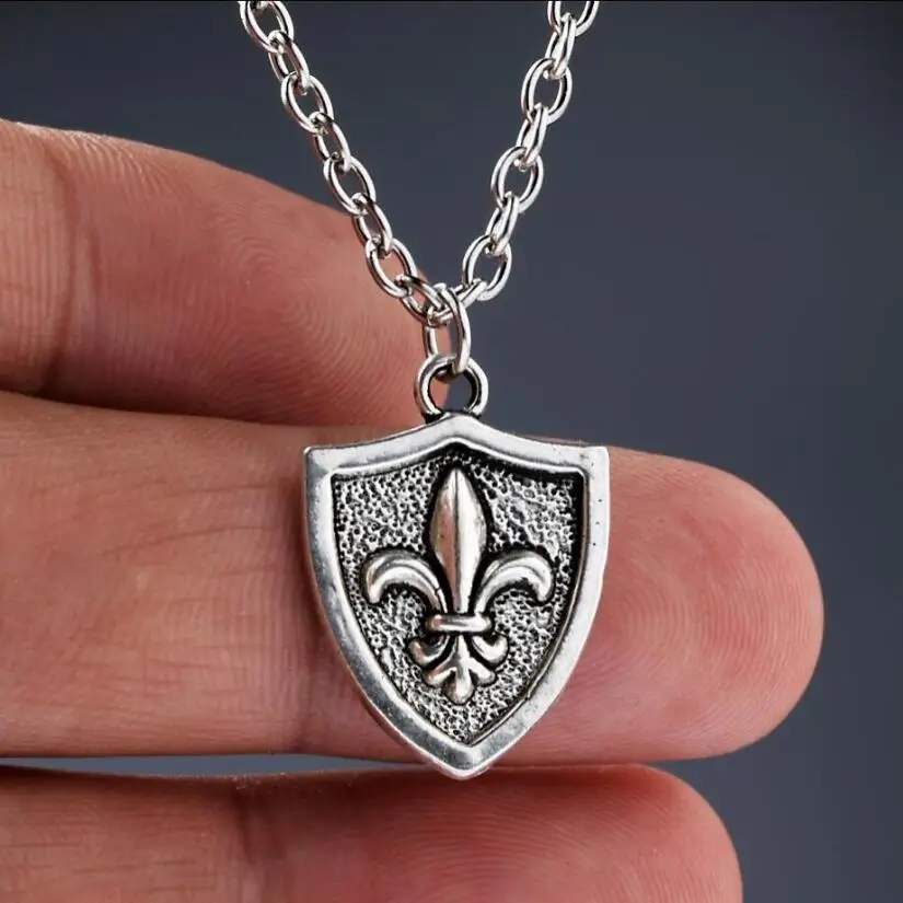 

Fleur de Lis French Lily Flower Necklaces For Women Christmas Gift Vintage Pendant Necklace Choker Collier Design Silver Jewelry