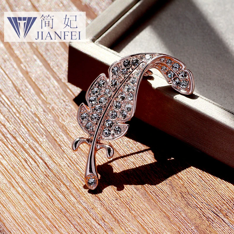 

Leaf Shape Pattern Stylish Women Brooches 6