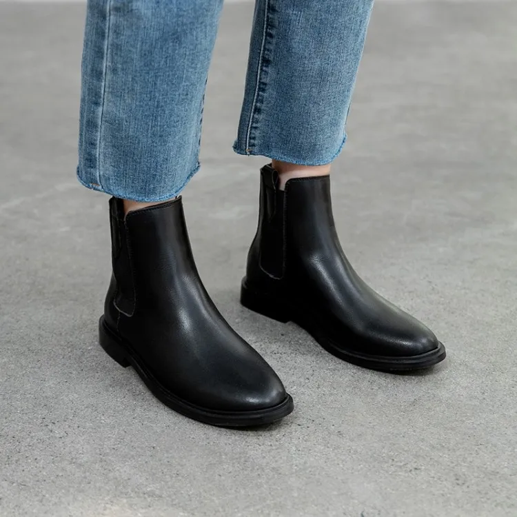 

MLJUESE 2020 women soft ankle boots cow leather black color boots winter short plush round toe low heels women Chelsea boots