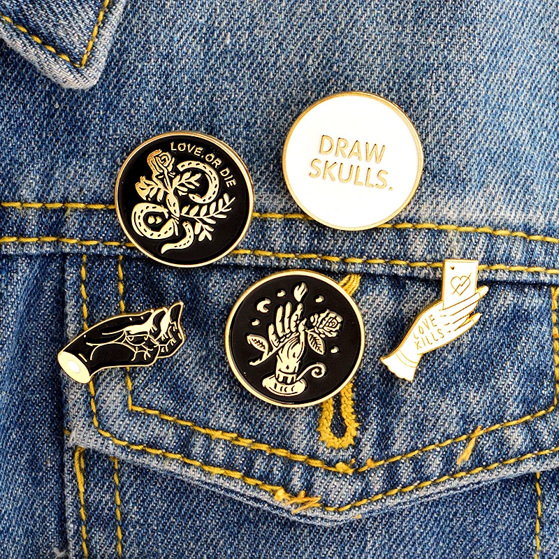 

5pcs/set Draw skulls Love or die Love kills Hands with Snake Rose Brooch Gold Silver Enamel Pins Button Dark Punk Pin set Badge