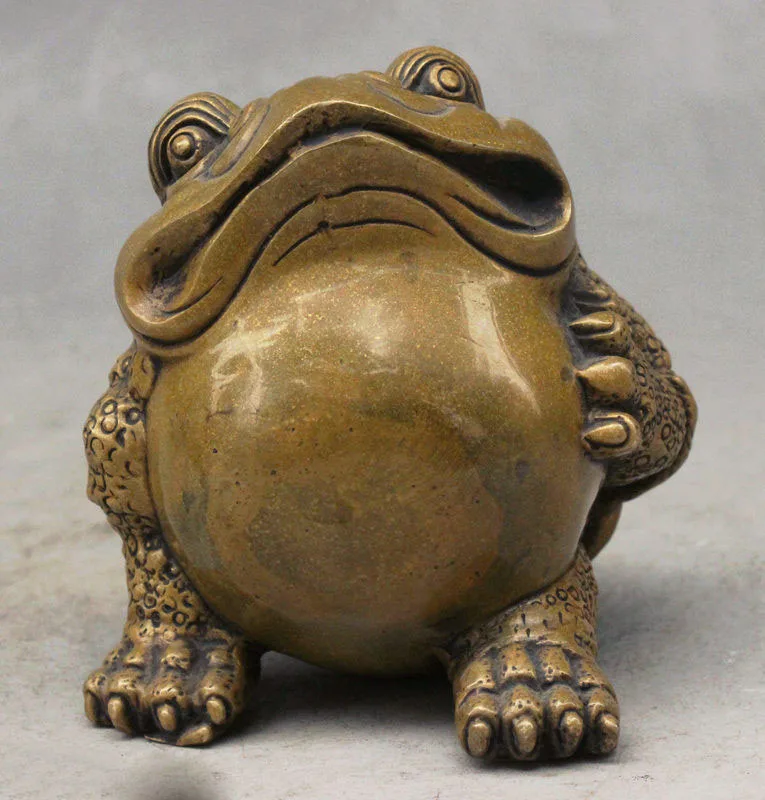 FolkChinaPureBronzeFengshuiCarvingFrogGoldenToadSpittorAnimal