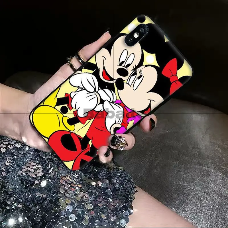 Lovely Cartoon Mickey ang Minnie Kiss
