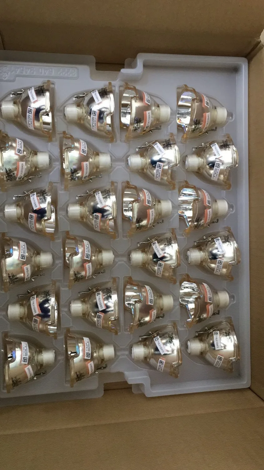 

Free Shipping Replacement Projector Bare Lamp POA-LMP94/LMP94 for Sanyo PLV-Z5,PLV-Z4,PLV-Z60,PLV-Z5BK Projector