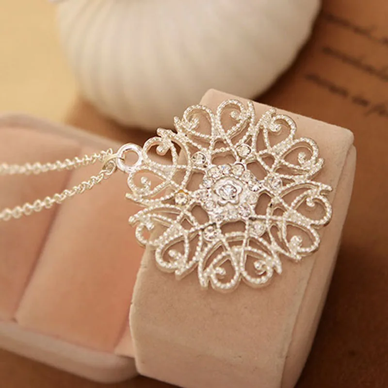 Hot Sale Silvery Black Hollow Flower Pendent Necklace Set Auger Sweater Woman Fashion Jewelry Gift