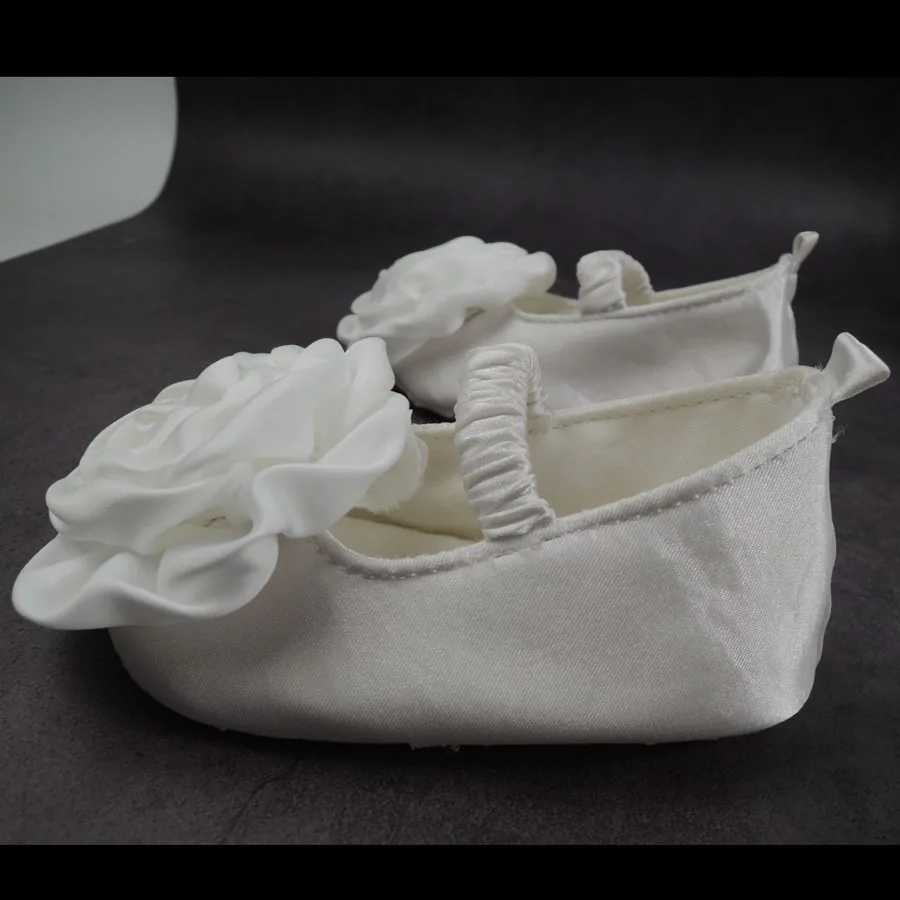 Обувь для маленьких девочек Крещение цветок крестины кроватки обувь белые ботиночки для крещения обувь для новорожденных девочек BB31