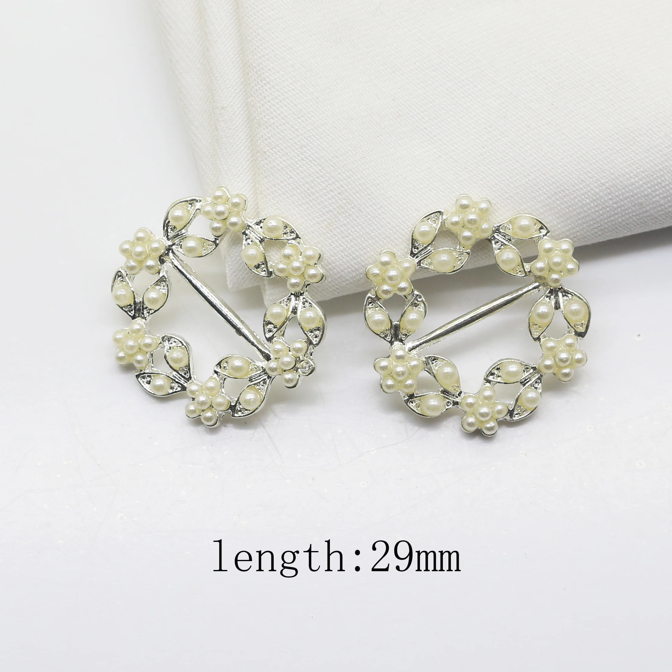 

Hot Sale 5 pieces / batch 25*28 mm Flower-Shaped Pearl Alloy Buttons Metal Buttons DIY Craft Sewing Supplies Wedding Decoration