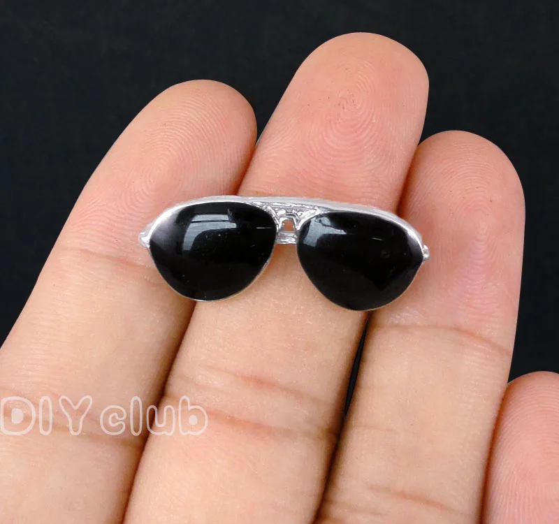 20pcs Antique Silver Sunglasses With Enamel Details Charms Pendant 3D
