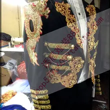 Новинка, черные костюмы, смокинги для жениха, мужские смокинги, золотая вышивка, свадьба, бар, певица, студия, сценический длинный фрак, свадебный/выпускной пиджак на заказ