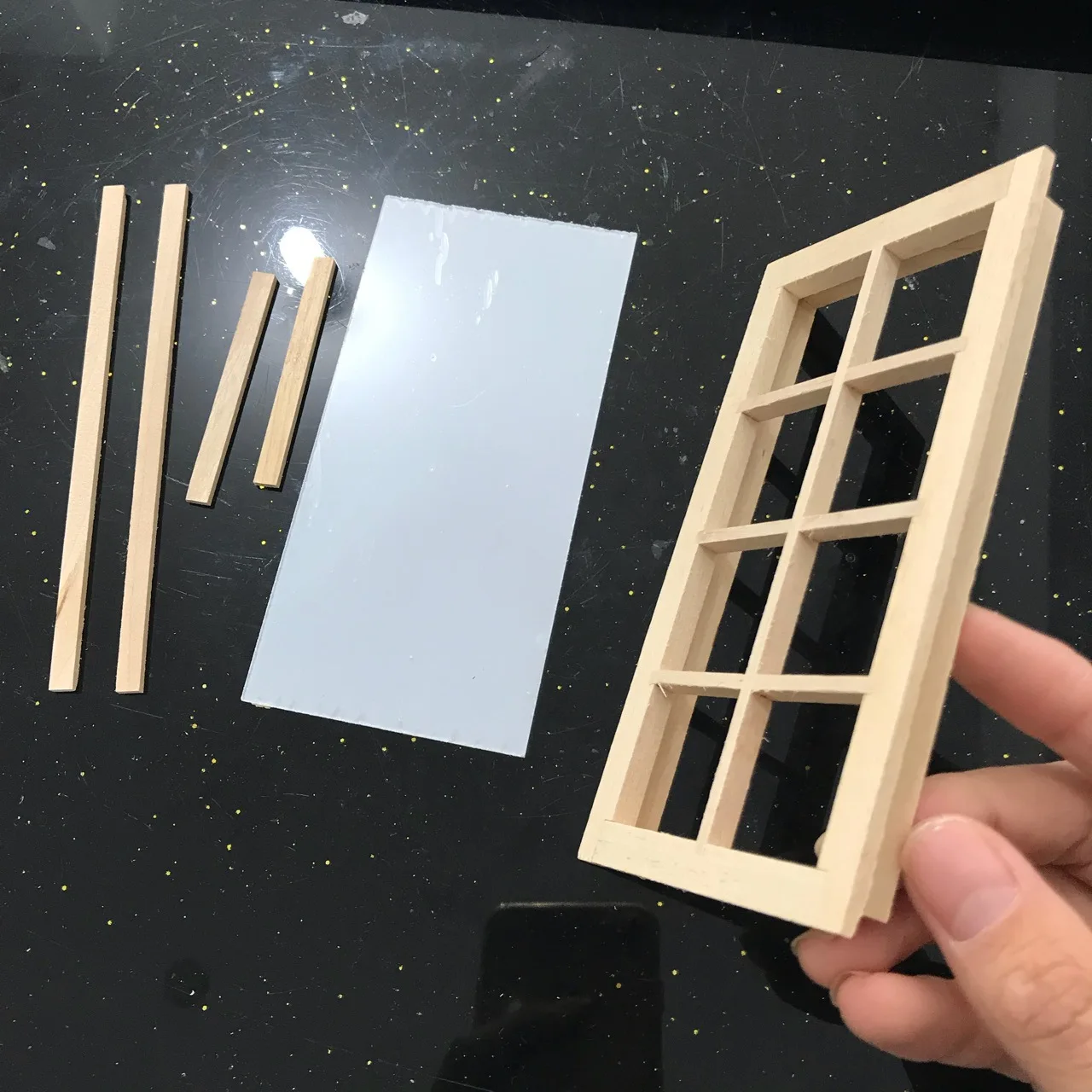 

Window Frame Dollhouse Miniatures Furniture 1:12 Scale/Part 8 Field Set 6pcs
