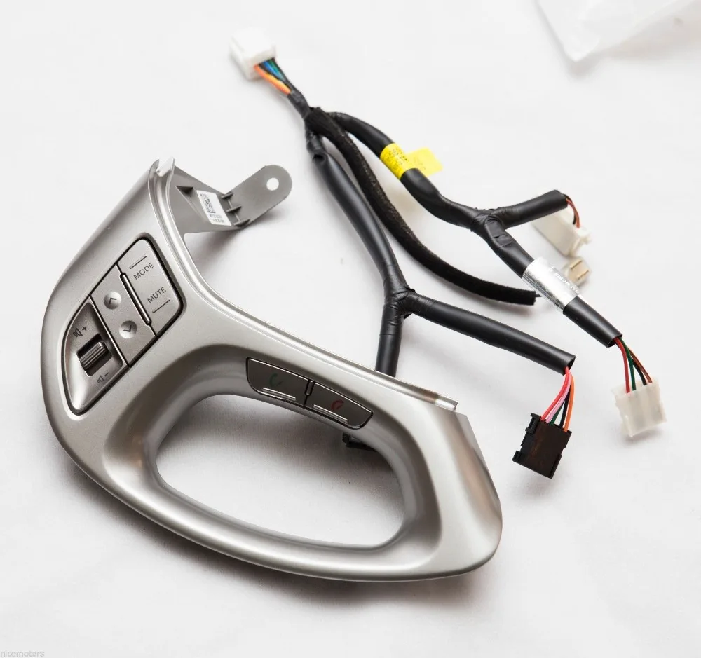 

2Pcs LUE TOOTH AUDIO VOICE Switch LH Cable (for Hyundai TUCSON IX35 2011-2013)Steering wheel button phone bluetooth button