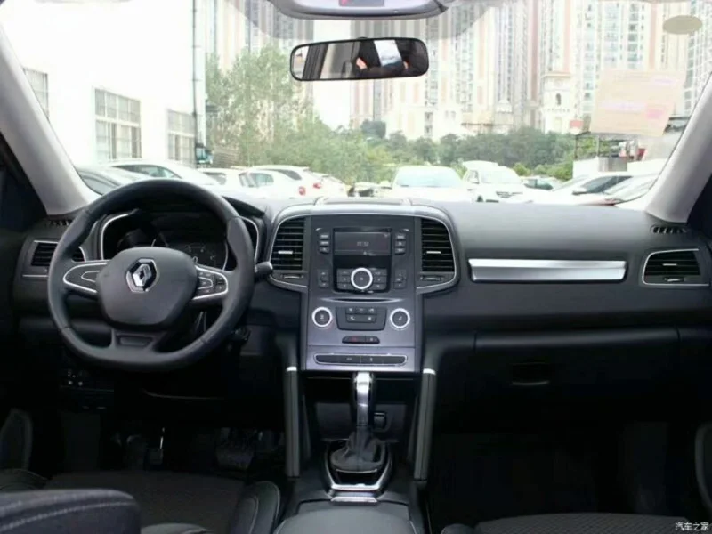 Cheap 10.4inch tesla style car dvd player for Renault KOLEOS Megane 4 2016 2017 2018 with android 7.1 system gps navi wifi USB 4