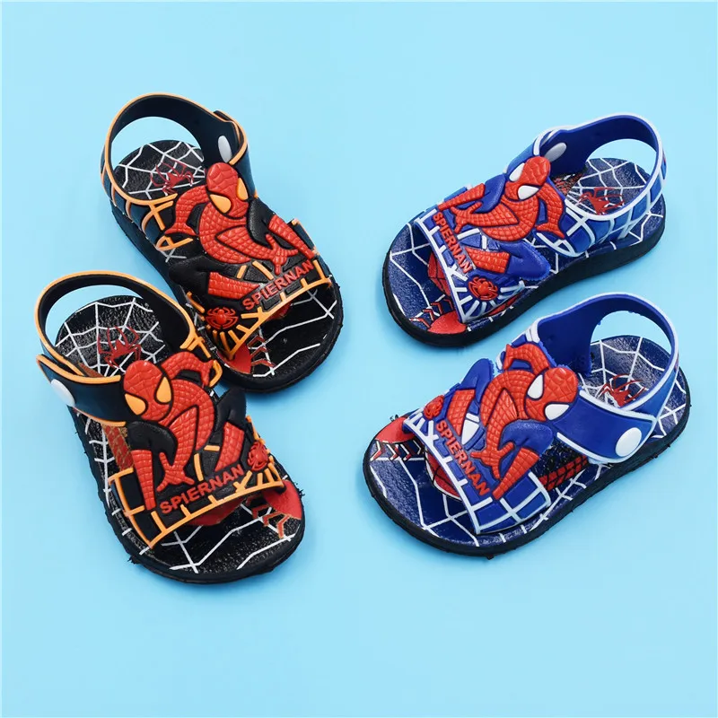 Новое поступление, для мальчиков сандалии Спайдермен для маленького мальчика, летняя детская Нескользящие пляжные сандалии дети Повседневное для прогулок летние прохладные сандалии обувь