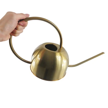 

Retro Garden Watering Can Iron plated copper Easy To Use Handle Perfect For Watering Plants Flower Small Water Bottle mx3121730