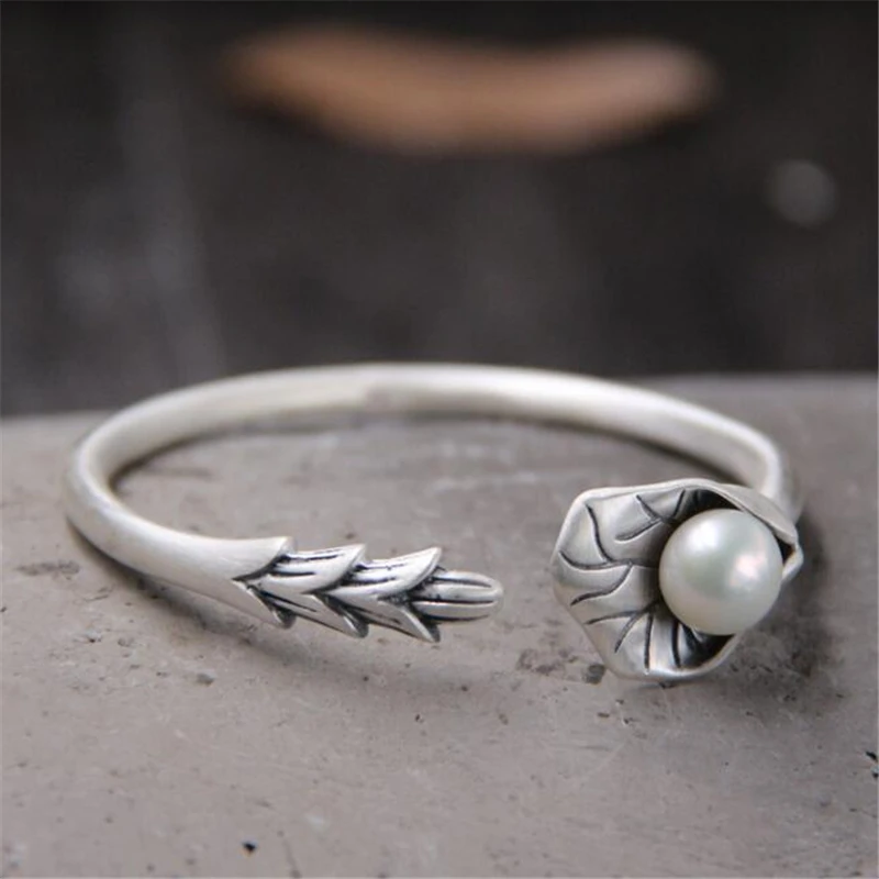 S999 Sterling Silver Jewelry Retro Thai Silver Bangle Female Lotus Leaf Petals With Shell Pearl Open Bracelet Bangle 23.60G S999 Sterling Silver Jewelry Retro Thai Silver Bangle Female Lotus Leaf Petals With Shell Pearl Open Bracelet Bangle 23.60G