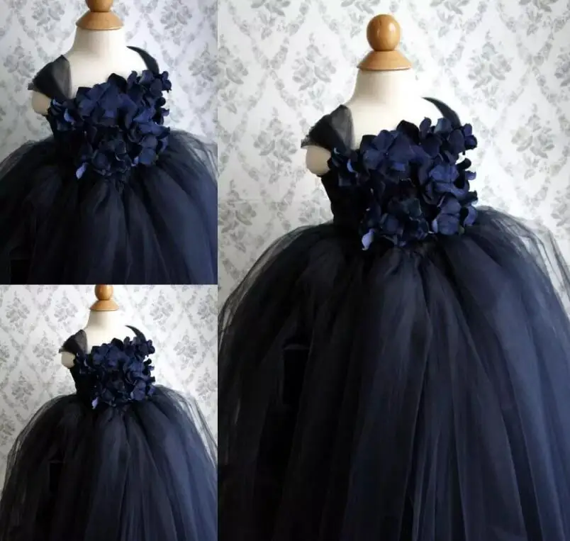 

Navy Blue Princess Flower Girls Dresses for Wedding Party with Spaghetti Strap Tulle Floor Length Ball Gown