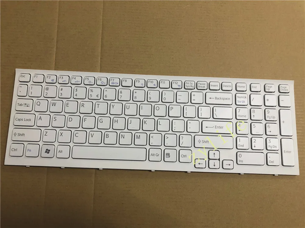 Sony Keyboard SWISS 148778731
