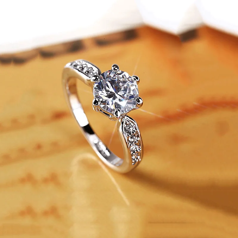 

New Fashion Jewelry Lady's Prong Inlaid Oval Zirconia Ring Romantic Gift Wedding Party Jewelry Red Crystal Decoration