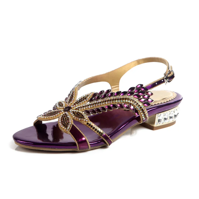 Женские босоножки с золотыми стразами Летняя обувь на низком каблуке, большие размеры 43, 44 вечерние босоножки с ремешком на лодыжке, черный, фиолетовый цвет, INDACO