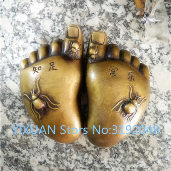 

A collection of antique brass crafts on foot brass ornaments as spider.