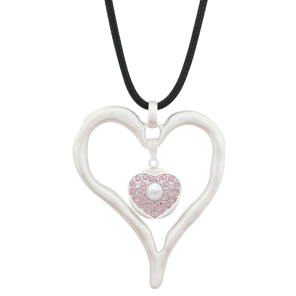 

Long Heart Choker Necklace for Women Silver Chain Hollow Love Necklace Pendant on neck Bohemian 18mm Snap Necklace Jewelry