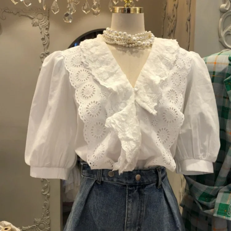 

[EWQ] 2019 Summer New Sweet Style Openwork Lace Solid Color V-neck Short-sleeved Ruffles Women Blouse Fashion Trend Shirt QJ787