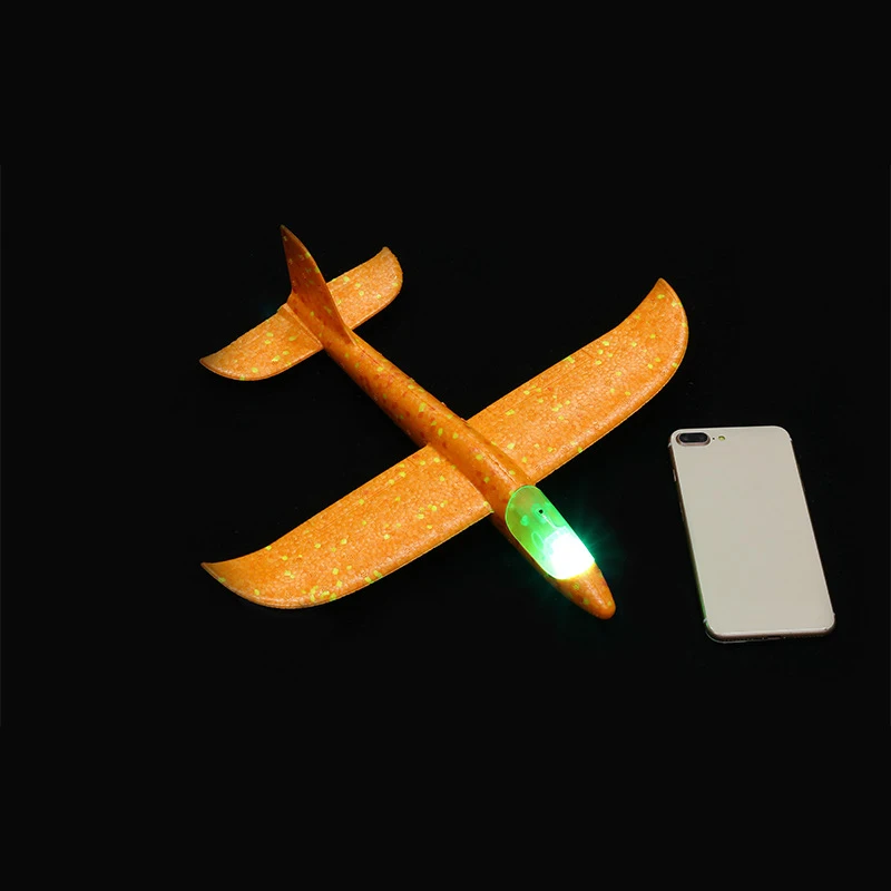 Сделай Сам ручной бросок Летающий планер самолеты светящиеся темные игрушки для детей пена модель аэроплана наполнители планер самолет игрушки игра