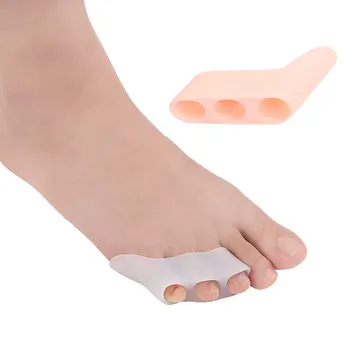 

Three holes in the little toe cloven apparatus orthotics SEBS toe protection hallux valgus overlap toe separator