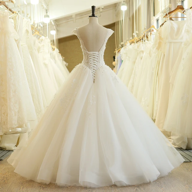SL-612 Beatiful Pearls Beading Cap Sleeve Dubai Wedding Dress 2019 Ball Gown Backless Embroidery Vintage Bridal Wedding Gown 2