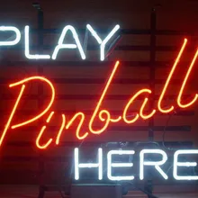 Пользовательские игры пинбол здесь стеклянный неоновый свет знак пивной бар