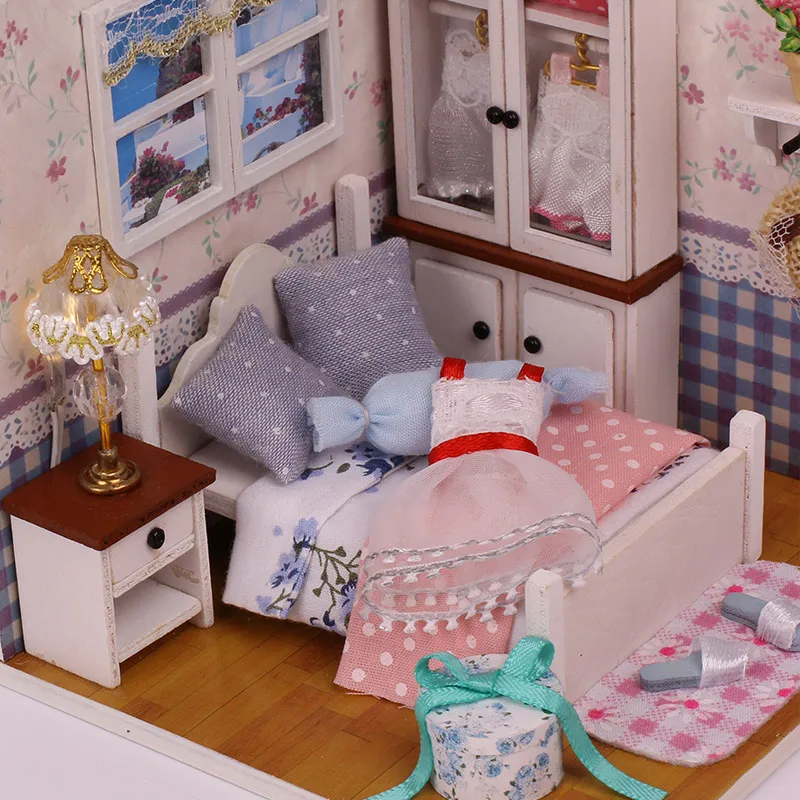 Warm Whispers Doll House Miniature DIY Wooden Dollhouse With Furniture House Toys Kids Friends Christmas Brithday Gift (4)