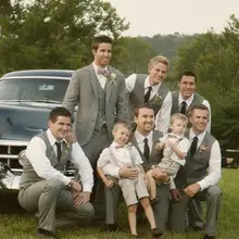 На Заказ Две Кнопки Жених Смокинги Нотч Groomsmen Мужчин Свадьба Смокинги Ужин Пром Костюмы(Куртка+ Брюки+ жилет+ Галстук