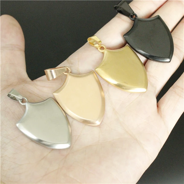 

Cool 4 Colors Biker Shield Pendant 316L Stainless Steel Cool Mens Women Dull Polishing Shield Pendant Jewelry Accessories