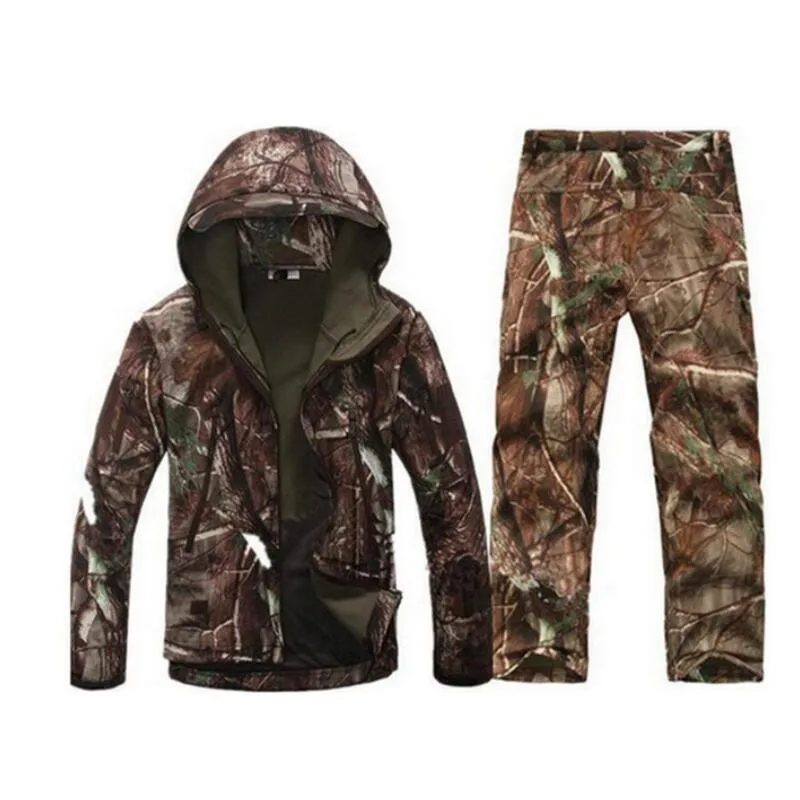 

Outdoor SoftShell Jacket men& women windbreaker hiking fishing Hunting Waterproof tactical camouflage fleece jacket+pant